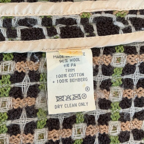 Mr $ Mrs Macleod,  Vintage Wool Blazer, Size Medium, with Suede Buttons - Picture 6 of 6